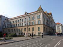 Pecs, Gebude des Hauptpostamt in der Jokai Utca, erbaut von 1902 bis 1904 von Ern Balazs im Sezessionsstil (31.08.2018)