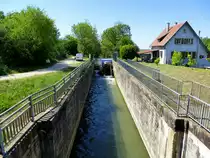 Hirtzfelden, Schleusenkammer und Schleusenw�rterhaus am alten Rhein-Rhone-Kanal, Mai 2018