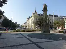 Zalaegerszeg, Dreifaltigkeitss�ule am Kazinsky Ter (29.08.2018)