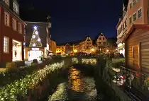 Bad M�nstereifel mit Erft und Innenstadt, nachts unter weihnachtlicher Beleuchtung - 22.12.2018