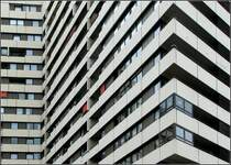 Fassadengrafik eines Wohnhochhauses in Neu-Ulm. 15.08.2008 (Jonas)