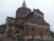 Pavia, Dom, erbaut ab 1488, Kuppel erbaut von 1762 bis 1768, Fassade von 1898 (01.10.2018)