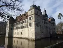 Mitwitz, Wasserschloss, erbaut im 16. Jahrhundert durch den Baumeister Daniel Engelhardt f�r Hans Veit I. von W�rtzburg (06.04.2018)