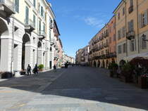 Cuneo, Arkadenhuser aus dem 18. Jahrhundert in der Via Roma (03.10.2018)