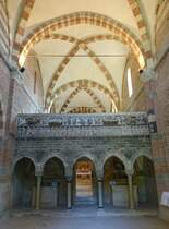 Albugnano, Lettner von 1189 in der Klosterkirche St. Maria di Vezzolano, Darstellung der Marienklage im Stil der burgundischen Frhgotik (04.10.2018)