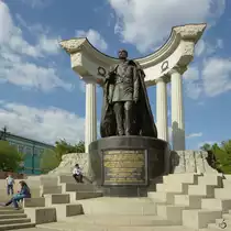 Denkmal f�r Kaiser Alexander II in der N�he der Christ-Erl�ser-Kathedrale. (Mai 2016)