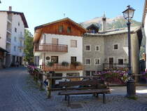 Cogne, Gebude in der Via Dottor Grappein (05.10.2018)