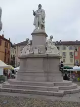 Vercelli, Denkmal f�r Camillo Benso Conte di Cavour an der Piazza Cavour (06.10.2018)