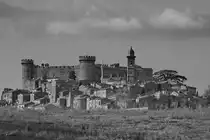 Das Castello Orsini-Odescalchi �ber der Stadt Bracciano. (Dezember 2015)