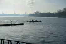Hamburg am 19.1.2019: die ersten? Padler auf der Au�enalster  