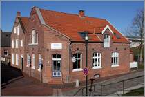 Ditzum (Gemeinde Jemgum). Das Ditzumer Tee-Huus in der Kirchstrae, Ecke Pfefferstrae. 24.02.2019