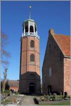 Ditzum (Gemeinde Jemgum). 1846 erhielt die Ditzumer Kirche diesen frei stehenden achteckigen Glockenturm. 24.02.2019
