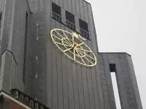 Hamburg am 16.10.2018: Turmuhr an der Hauptkirche Sankt Jacobi in der Steinstra�e eine der 5 evangelisch-Lutherischen Hauptkirchen / ein mittelalterlicher Bau in der Stadtmitte /