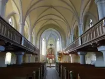 Bischofsgr�n, neugotischer Innenraum der Ev. Pfarrkirche (20.04.2018)