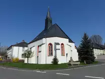 F�rbau, Evangelisch-lutherische Filialkirche, Saalbau mit Dachreiter, erbaut im 15. Jahrhundert (21.04.2018)