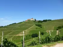 Durbach, hoch �ber dem bekannten Weinort in der Ortenau liegt die Burg Staufenberg mit Weingut und Restaurant, Juni 2015