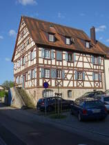 Pfedelbach, historisches Fachwerkhaus in der Kaiserstrae (29.04.2018)