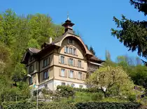Kriens, sch�ne Villa an der Weinhalde 1, bei der Talstation der Standseilbahn zum Sonnenberg - 23.04.2015