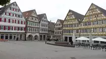 Herrenberg, historische Fachwerkh�user am Marktplatz (01.05.2018)