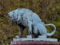 Ein L�we bewacht an der Burgtorbr�cke den Zugang zur Stadt L�beck. (April 2019)