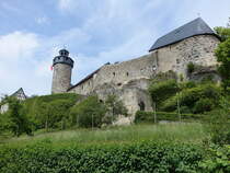 Sanspareil, Burg Zwernitz, gestreckte Gesamtanlage mit Vorburg, Niederburg und Hochburg, Archivbau und Bergfried im Kern um 1200 (19.05.2018)