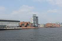 Hamburg-Altona am 30.4.2019: die Perlenkette an der Elbe, Gebudeensemble an der Groen Elbstrae /
