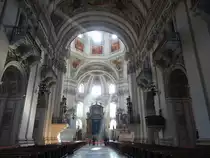 Salzburg, barocker Innenraum des Doms St. Rupert und Virgil,  Deckengem�lde von Donato Mascagni und Ignazio Solari, Stuck von Giuseppe Bassarino, Hochaltar von 1628 (19.04.2019)