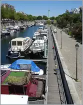 Kanal St-Martin mit der Bastille im Hintergrund. Bei der dortigen M�tro-Station verschwindet der Kanal im Untergrund. 

15. Mai 2019
