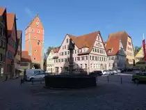 Dinkelsb�hl, Laufbrunnen und W�rnitztor am Altrathausplatz (21.05.2018)