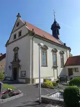 He�lar, katholische Pfarrkirche St. Michael, Saalkirche mit eingezogenem Dreiseitchor, erbaut von 1693 bis 1698 (26.05.2018)