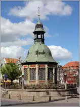 Wismar. Die Wasserkunst am Markt wurde 1595-1602 als Brunnenhaus �ber einem unterirdischen Speicher erbaut und z�hlt zum UNESCO-Welterbe. 05.05.2019