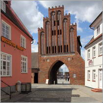 Wismar. Das Wassertor von der Strae Spiegelberg aus gesehen. Es ist das letzte erhaltene Stadttor der Stadt. 05.05.2019