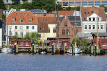 Blick auf das ehemalige Seemannsheim und ein Teil der Museumswerft in Flensburg. Aufnahme: 16. Juni 2019.