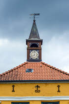 Uhrwerk am Turmgebude in Kupfermhle (Gemeinde Harrislee). Aufnahme: 1. Juni 2019.