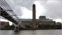 London. In der frheren Bankside Power Station ist seit 2000 die Tate Gallery of Modern Art, kurz Tate Modern, untergebracht. Die im selben Jahr erffnete Millenium Bridge fhrt ber die Themse Richtung St. Paul's Cathedral. 09.06.2019