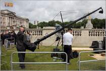 London. Groer Andrang und groes Medienaufgebot herrschte beim Trooping the Colour, der Geburtstagsparade fr die Queen, vor dem Buckingham Palace. Auf dem Palast weht der Royal Standard. 08.06.2019