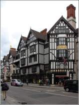 London. In der Great Marlborough Street, einer Nebenstrae der Regent Street, befindet sich das 1875 im Tudor-Stil errichtete Kaufhaus Liberty. 08.06.2019