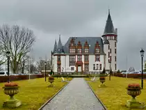 Das Schloss Klink ist im Stil der Neorenaissance gestaltet und beherbergt heute ein Hotel. (M�rz 2016)