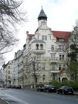 Diese herrliche Fassade findet man an der Breitenfelder Stra�e in Gohlis. Wenn das Wetter besser w�re, dann w�rde die Fassade bestimmt noch sch�ner assehen.... aber leider! 02.04.08