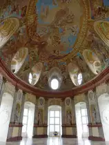 Vranov nad Dyj�, Ahnensaal im Schloss Frain. Die Standbilder bedeutender Althanner f�r die Wandnischen schuf der Wiener Bildhauer Tobias Kracker, die Fresken Johann Michael Rottmayr (29.05.2019)