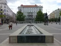 Brno/ Br�nn, Brunnenanlage am Moravske Namesti (30.05.2019)
