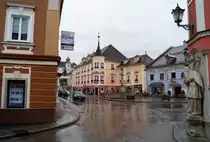 Blick über die Hauptstraße zum Rathaus der Marktgemeinde Windischgarsten, eines ausgewiesenen Luftkurortes im Traunviertel. Aufgenommen am 08.07.2019.