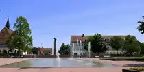 Freudenstadt, auf dem Marktplatz wurde 1999 ein Wasserspiel mit 50 Font�nen eingeweiht, Juni 2019 