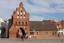 Wismar. Das Wassertor wurde um 1450 errichtet. Es ist das letzte erhaltene von ehemals f�nf Stadttoren. 24.07.2019