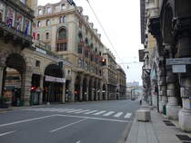 Genua, Huser in der Via XX. Settembre in der Altstadt (15.06.2019)