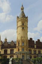 Einer der vielen  Trme des Schweriner Schloss am 1. August 2019.