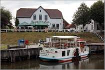 Wittmund-Carolinensiel. Das Bistro  Heimathafen  Am Hafen Ost ist bekannt fr seine Kuchenschlacht. 14.08.2019
