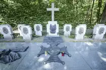 Danzig / Gdnsk. Polnische Grabsteine auf der Halbinsel Westerplatte  erinnern an 15 polnische Soldaten, die meisten sind am 2. September gefallen. Aufnahme: 13. August 2019.