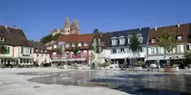 Breisach, Blick �ber den neugestalteten Marktplatz zum M�nster St.Stephan, Aug.2019