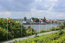 Danzig - Gdansk. Aussicht vom Denkmal auf der Westerplatte. Im Hintergrund ist der Stadtteil Neufahrwasser (Nowy Port) zu sehen. Aufnahme: 13. August 2019.